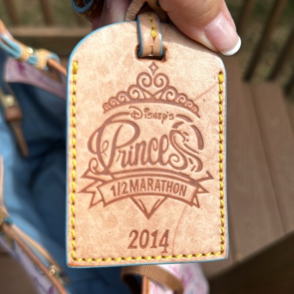 Dooney & Bourke Disney Purse Pink Princess tote 2014 Half Marathon Rare - Picture 4 of 10